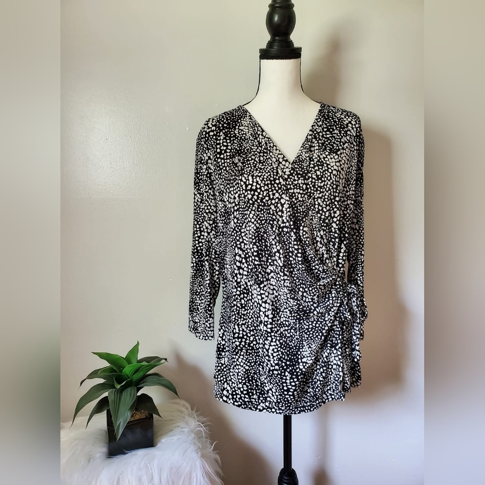 Jaclyn Smith Top